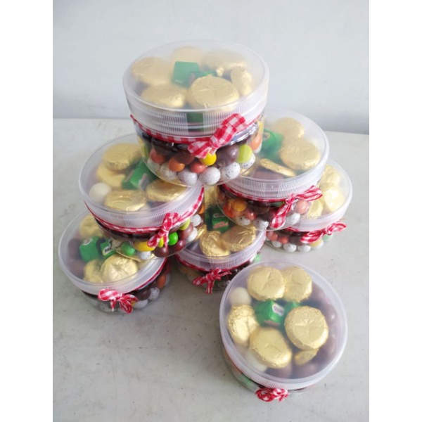 

Scandia Milo Cube Golden Roundies Coklat Mini Mix Raya Kemasan Hamper Toples Ulir 250 gr