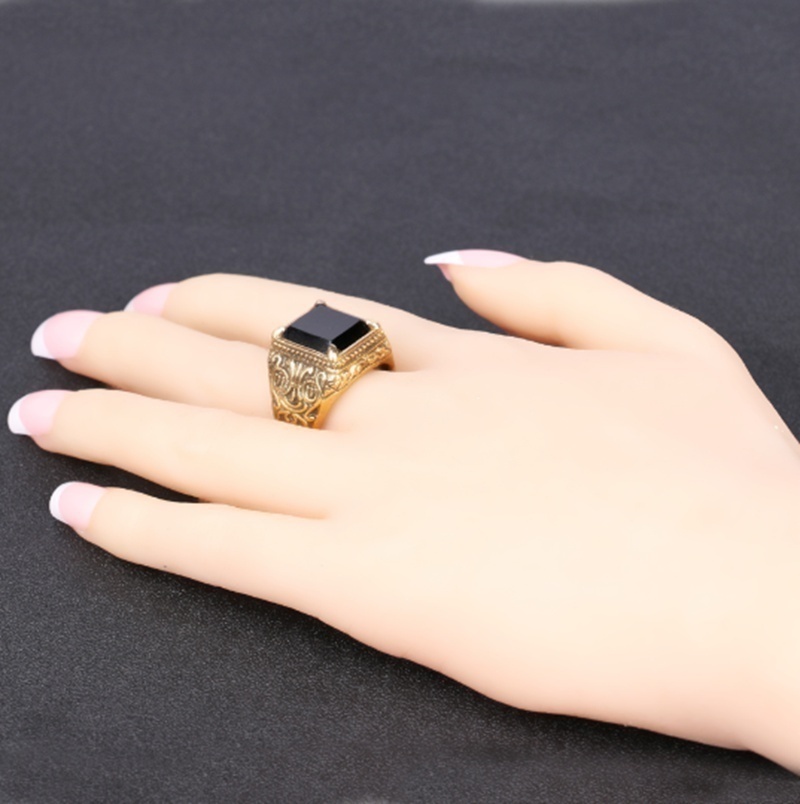 Cincin Retro Klasik Gaya Medieval Punk Warna Hitam Untuk Pria