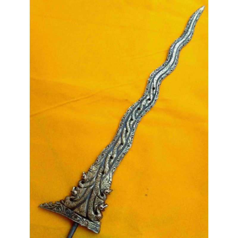 Keris Naga Kembar Antik Tangguh Kamardikan