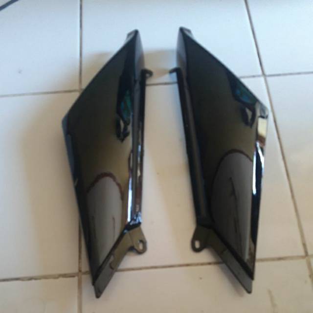 body belakang ( kempolan belakang ) new vixion hitam