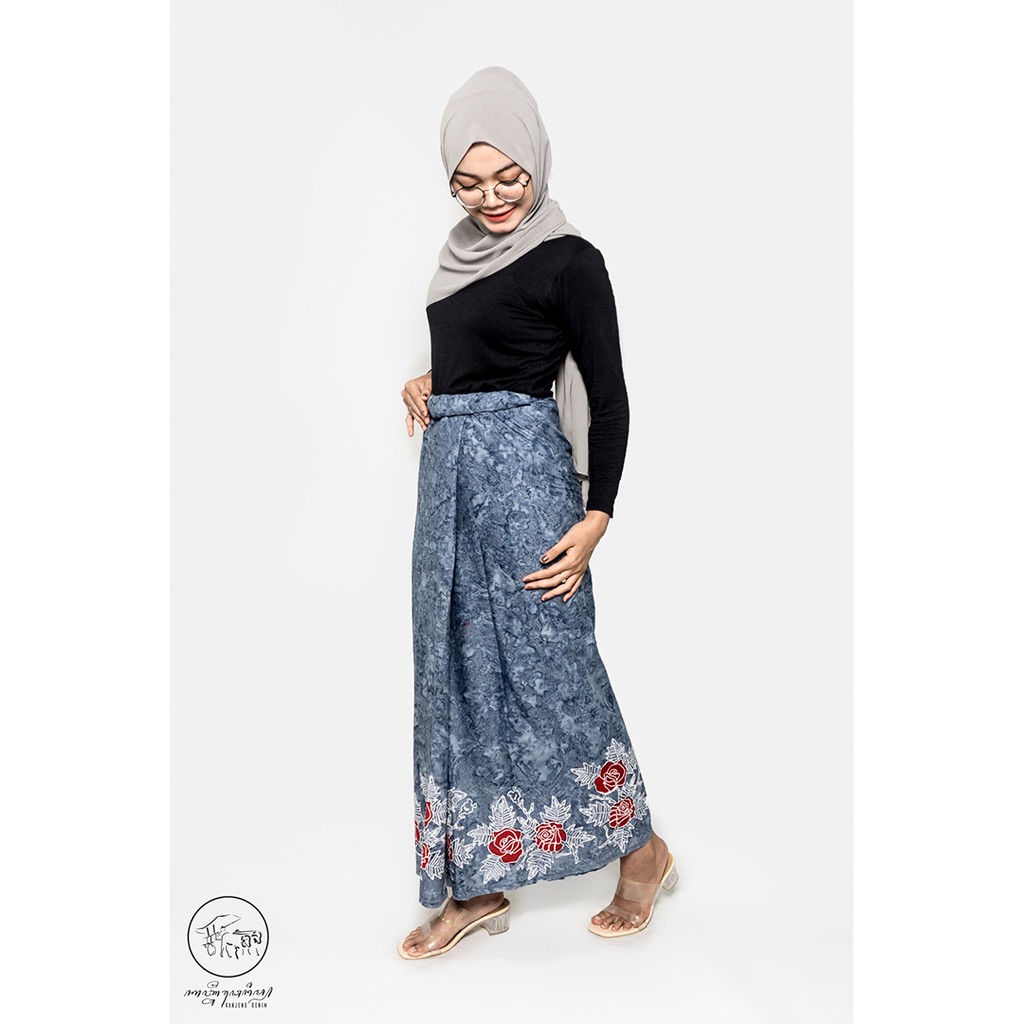 SARUNG KANJENG| SARUNG BATIK WANITA SEMI TULIS MOTIF GLORY ROSE TIE DYE