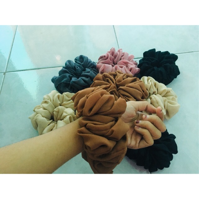 scruncie jumbo cepol ikat rambut cepol ikat rambut jumbo-2