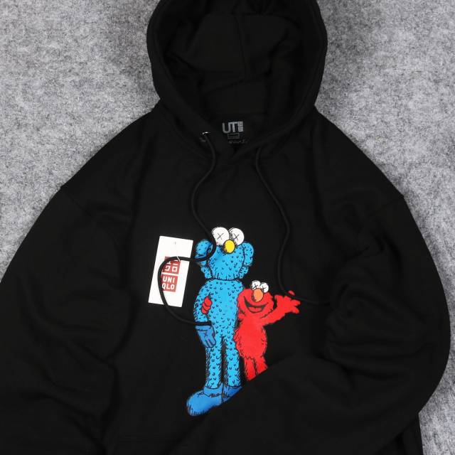 Sweater Hoodie Uniqlo X Kaws Elmo FullTag &amp; Lebel