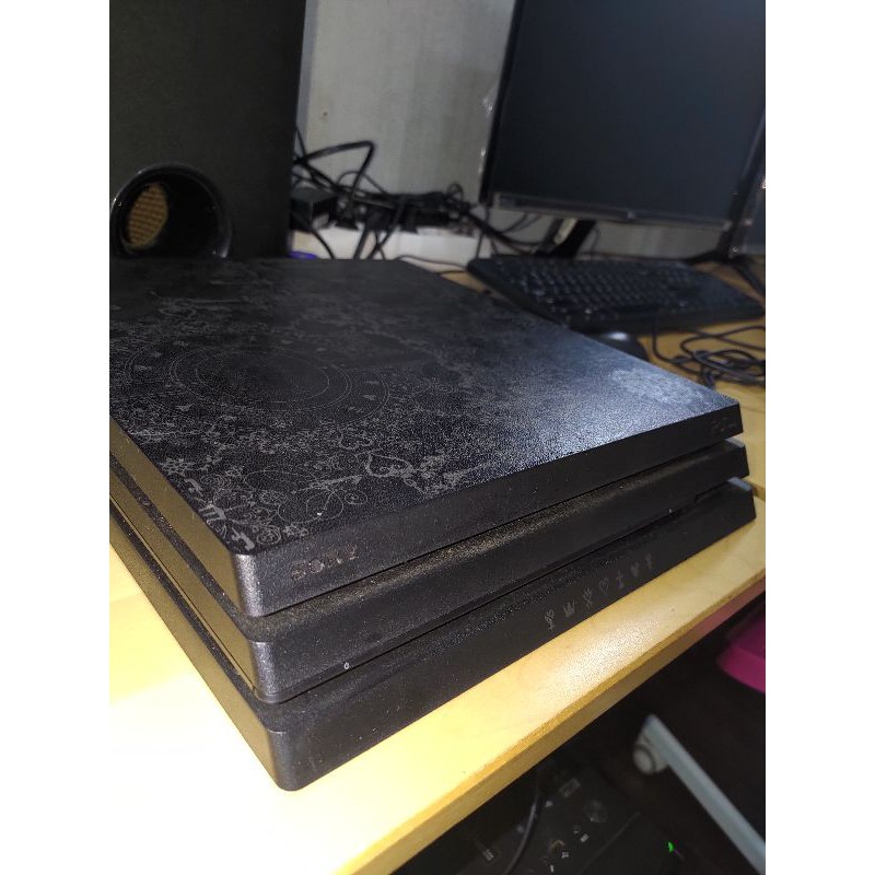 PS4 PRO LIMITED EDITION KINGDOM HEART III