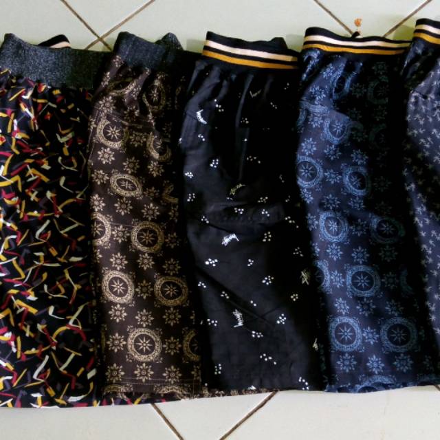 CELANA PENDEK PRIA CHINO MOTIF