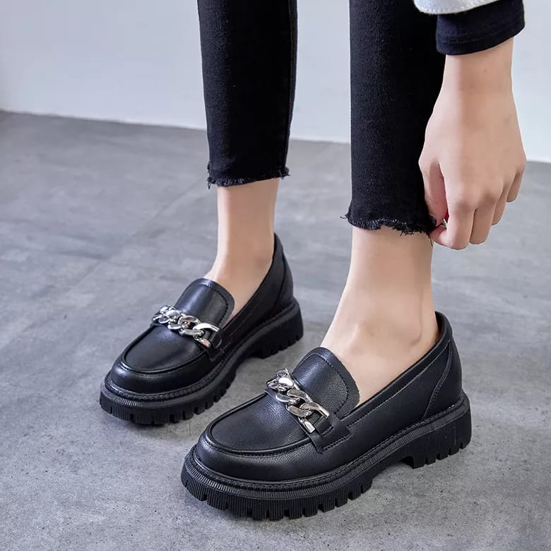 7.7 SEPATU LOAFERS DOCMART WANITA FASHION RANTAI SILVER BLACK DOF SR 01