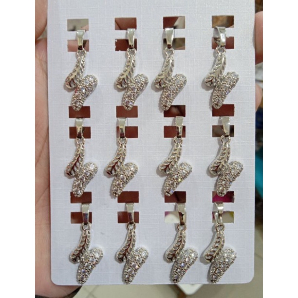 XAL-76.Liontin xuping wanita berlapis emas putih dengan mata zircon.