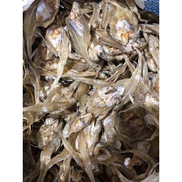 

ikan kering bulu ayam berat 250 gram