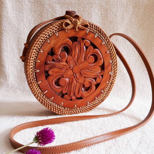 Tas Rotan Kayu Ukir