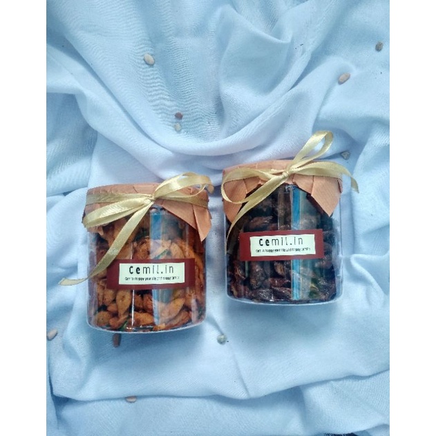 

Hampres/Gift Box/Snack/Makanan Ringan Kering/Lumpia Kering/Cemilan /Birthday/Graduation