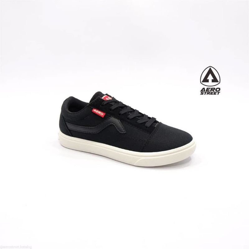 Sepatu Aerostreet massive low hitam