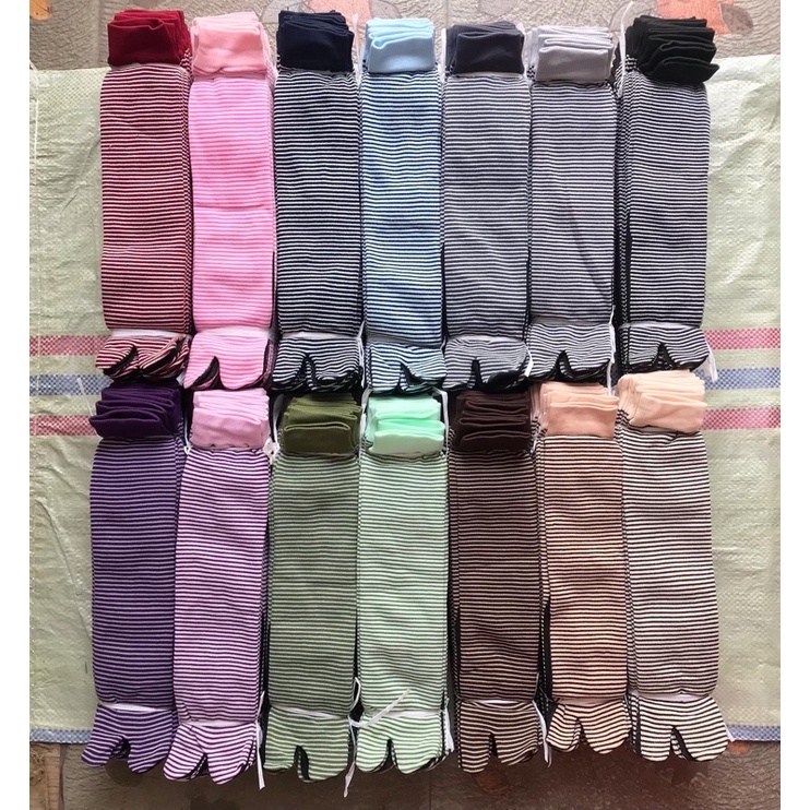 SATU PASANG Kaos Kaki Jempol Nylon Motif STRIPES