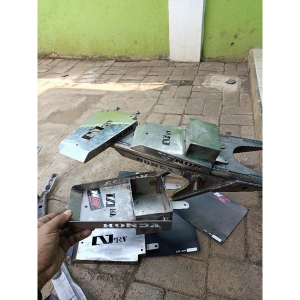 Dudukan Aki CB  cb gl100 aki berdiri motip Honda FULL BESI