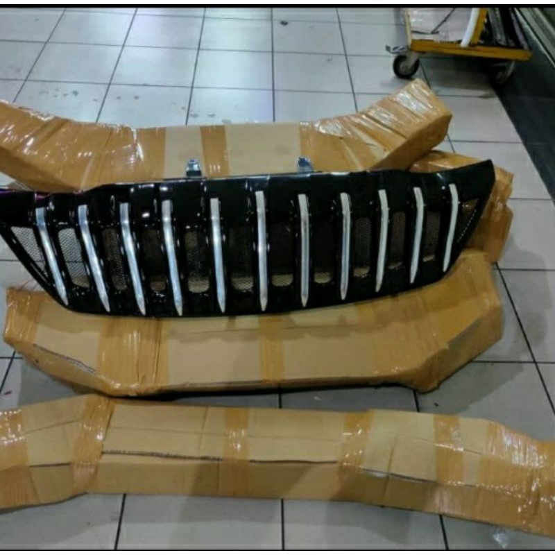 gril apollo grand Fortuner black glossy 2012-2015