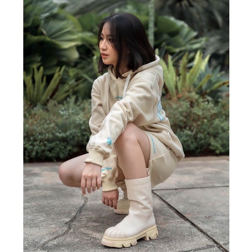 Pluffyschoice x Holywings PLUFFY Bar Logo Pullover Hoodie Wanita-4