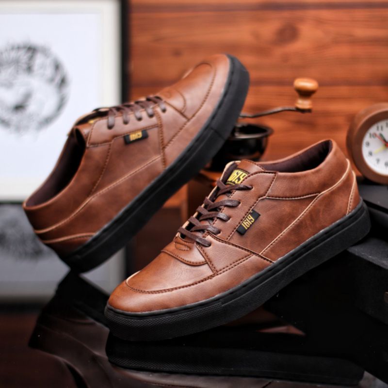 Xshoesbdg.id x Robert Sepatu Sneakers Pria Semi Formal Casual Pria Hitam Santai Kerja Kuliah
