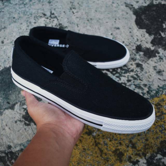 converse slip on black