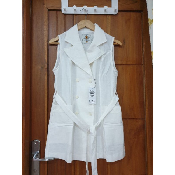 Vest outer putih by le ROSETZ matahari