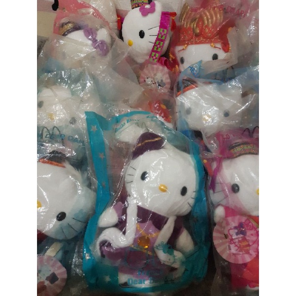 HK Wedding Sepasang McD Hello kitty