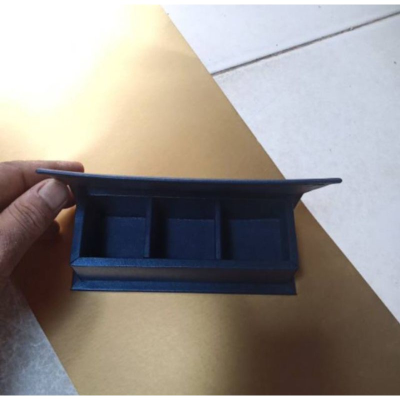 

new kotak sekat 3 - hard cover sekat 3 uk. standar sagara box