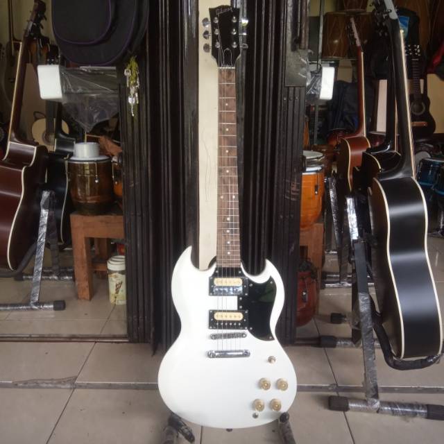 Gibson SG solid guitar white