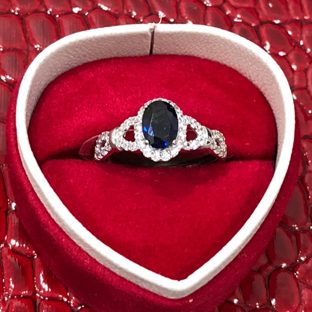 Cincin lady di batu biru oval zircon putih