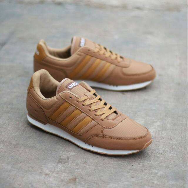 Adidas neo city racer brown gum