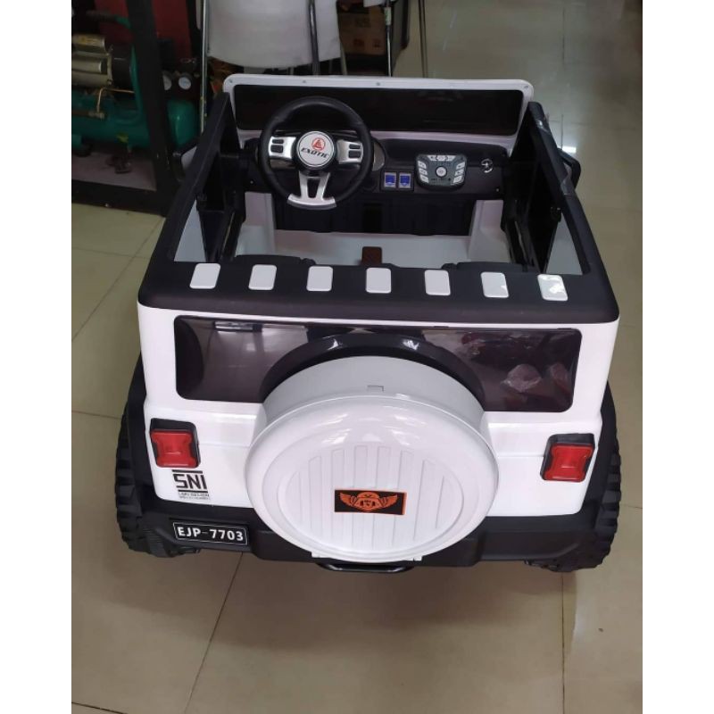 MOBIL AKI ANAK JEEP BESAR BEKAS/SECOND Ejp 7703 , classic rubicon