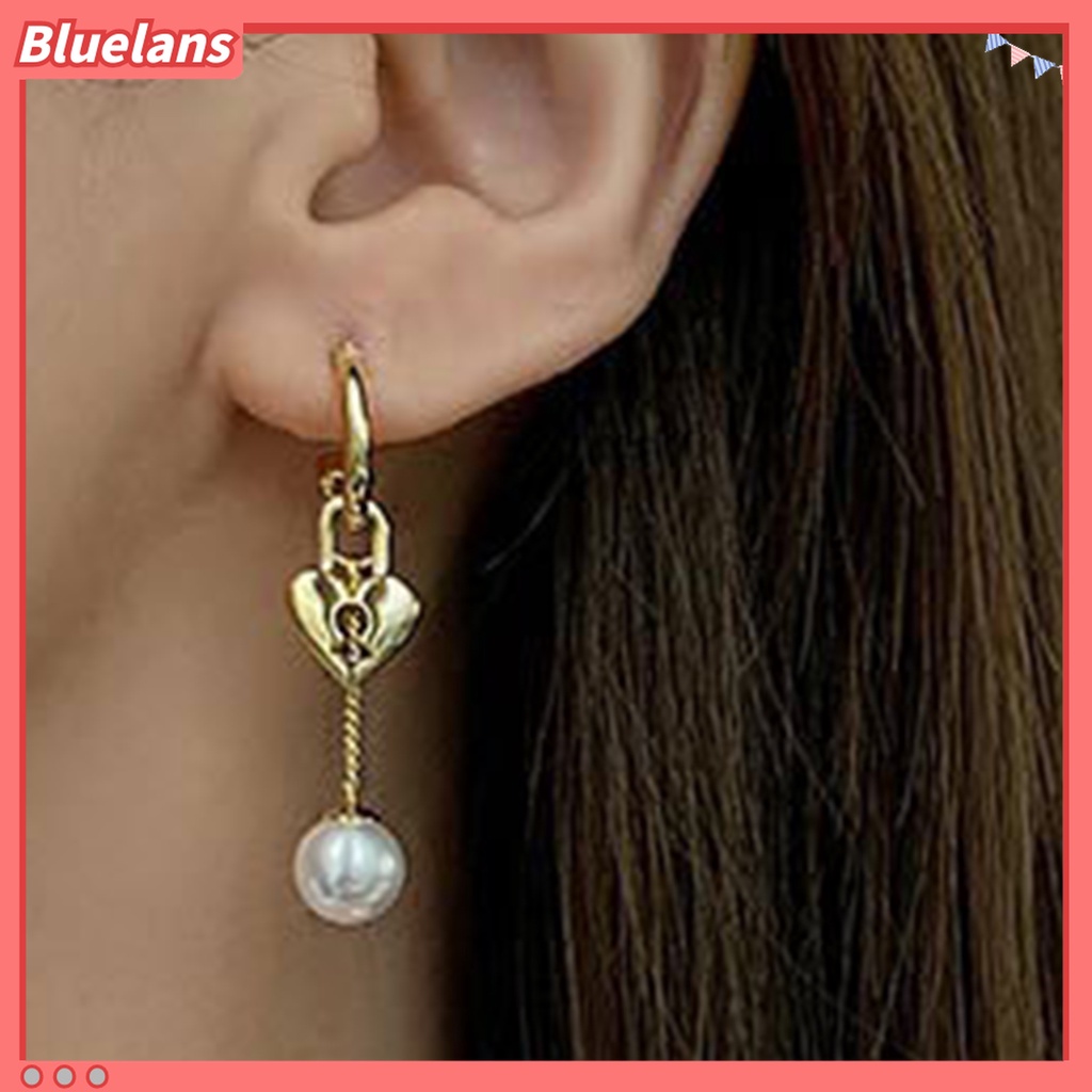 1 Pasang Anting Juntai Bentuk Hati Bahan Alloy Untuk Wanita