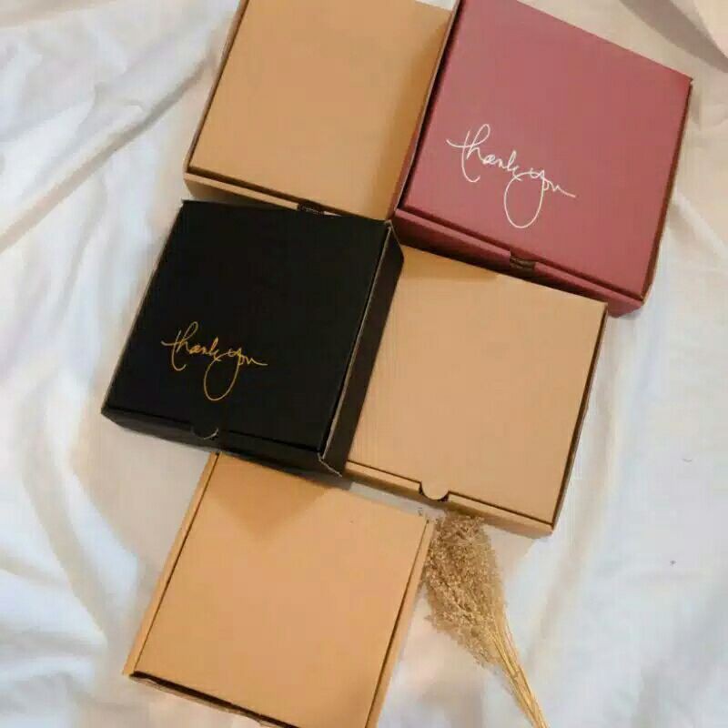 

BOX HAMPERS TYPE A (UK 24 x 24 x 7) Kotak kado/souvenir