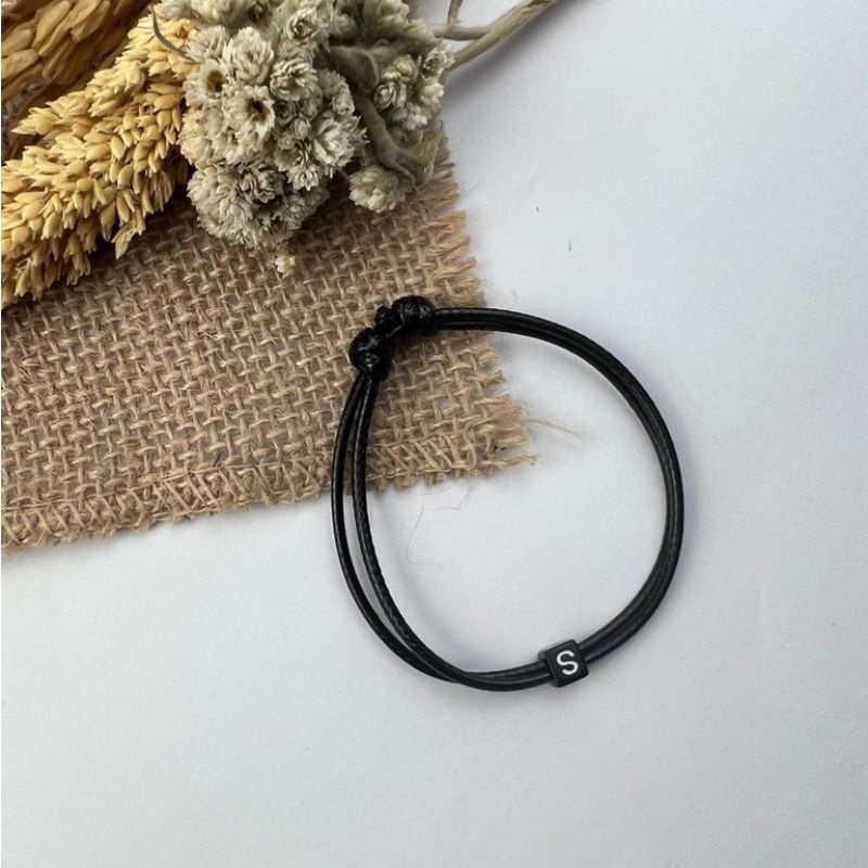 GELANG TALI KULIT HURUF S