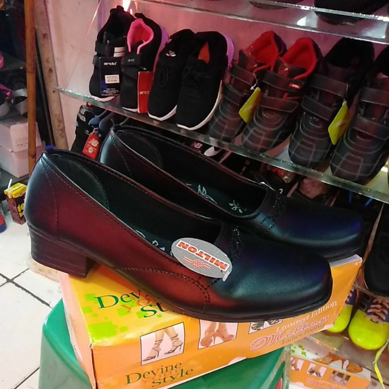 sepatu pantofel milton