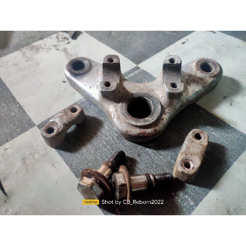 segitiga atas CB100 copotan