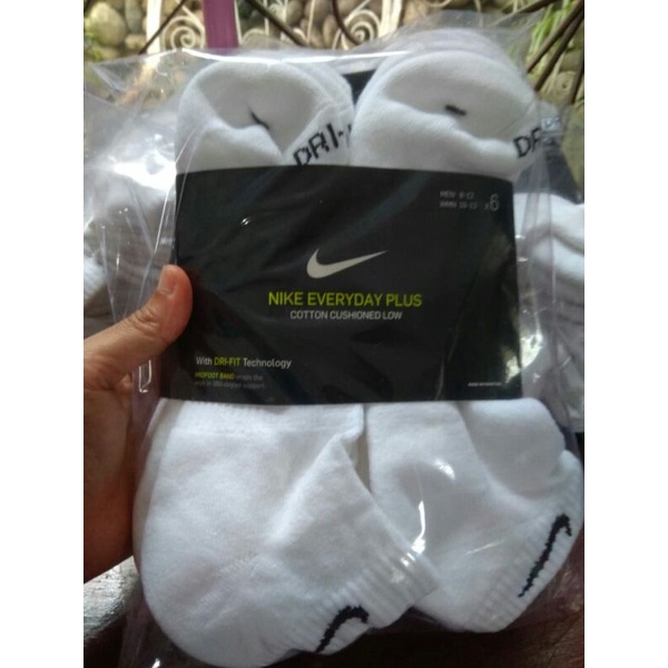 KAOS KAKI NIKE HITAM (TIDAK ORI)