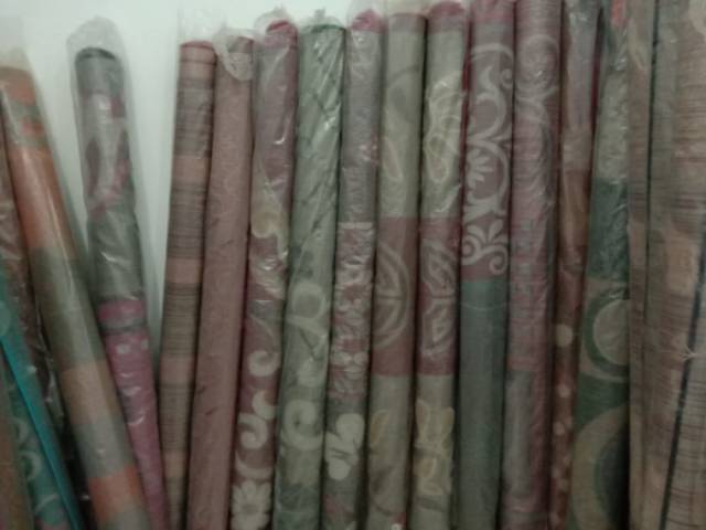 Karpet Permadani Motif Ukuran 230x310 cm Kualitas Premium Bahan Lembut dan Halus