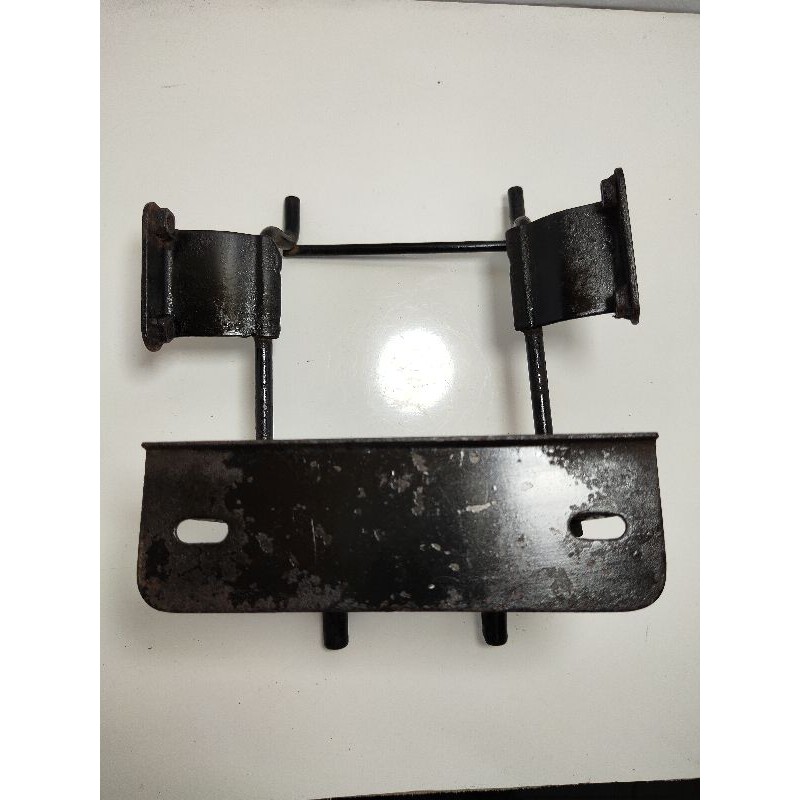 braket dudukan lampu depan tiger lama