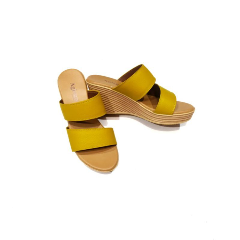 Wedges Kulit Wanita