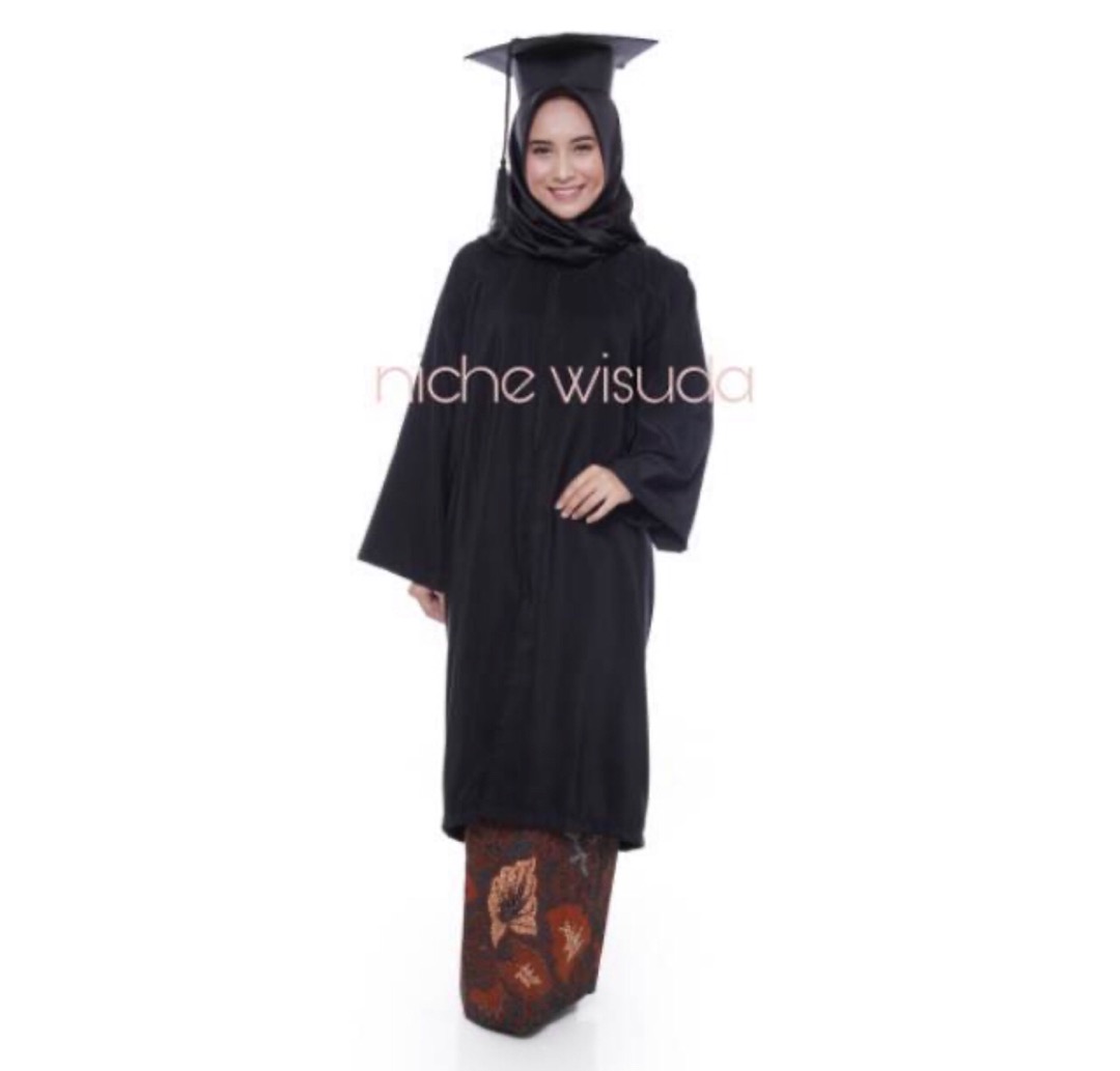 Toga Wisuda (jubah Dan Topi)