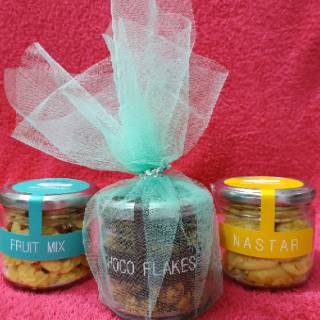 kue kering hamper Eid lebaran natal nastar kastengel putri
