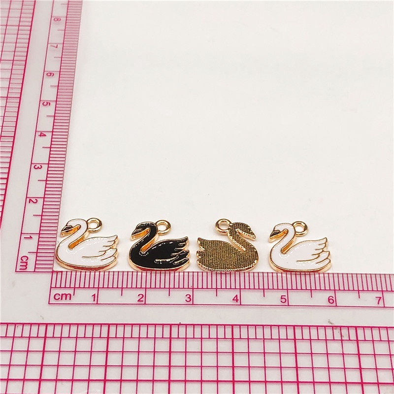 4pcs Liontin Bentuk Kartun Hewan Angsa Bahan Alloy Untuk Membuat Perhiasan Charms