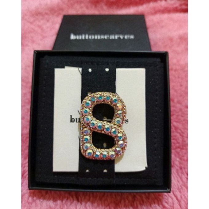 BROOCH BUTTONSCARVES GLEAMING GOLD