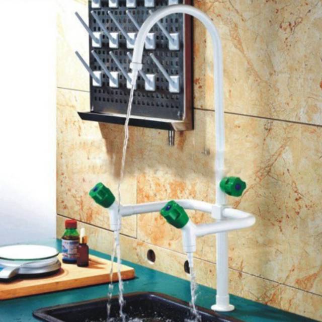 Keran Air Laboratorium Leher Angsa 3 Cabang Faucet Laboratorium