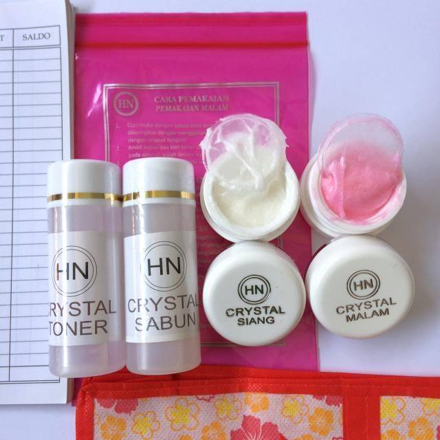 PAKET PEMUTIH WAJAH GLOWING KRIM HN KRISTAL 35GR