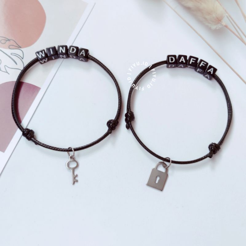 2PCS/1 SET GELANG COUPLE KUNCI DAN GEMBOK ( BISA REQUEST INISIAL/HARGA 1 PASANG)