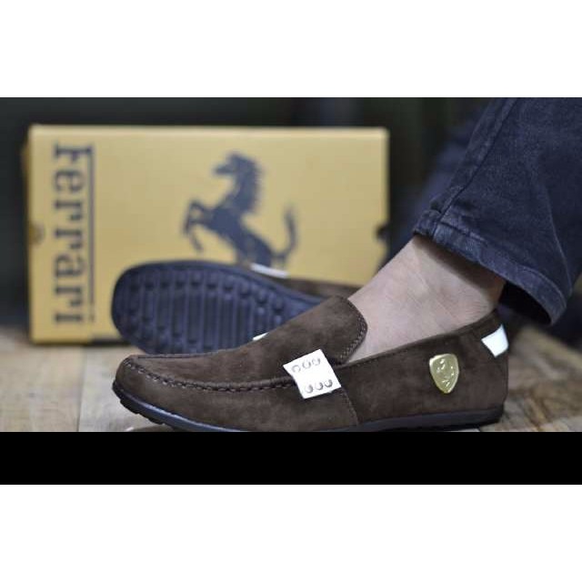 SEPATU CASUAL PRIA FERARI SLIP ON RAJUT PALING DICARI