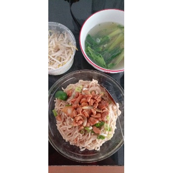 

bakmi ayam kedai cisauk