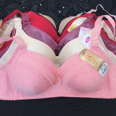 Bra Seamless SIZE 34-36 RANDOM / ACAK super nyaman di gunakan sehari2