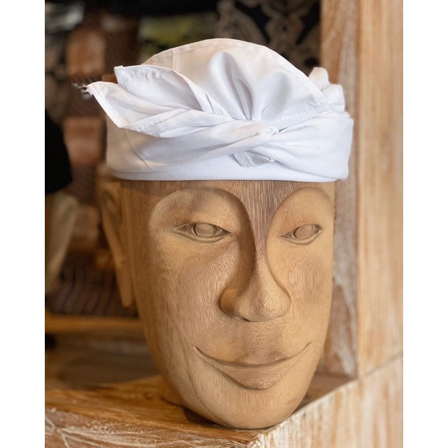 UDENG LEMBARAN PUTIH DAN HITAM BUNGKULAN