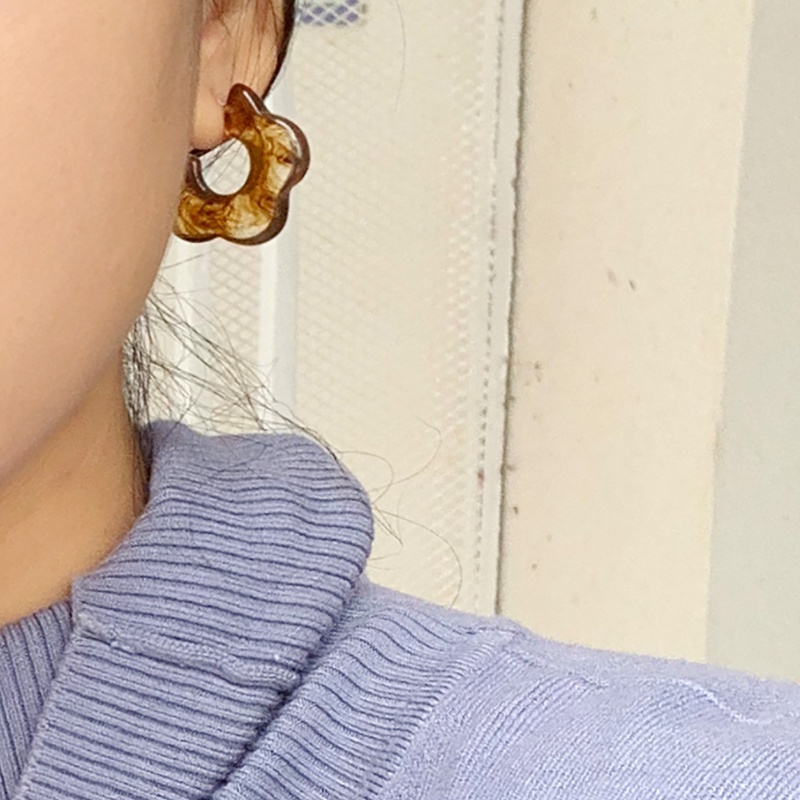 Anting silver needle Desain Bunga Amber Bahan resin Gaya Korea