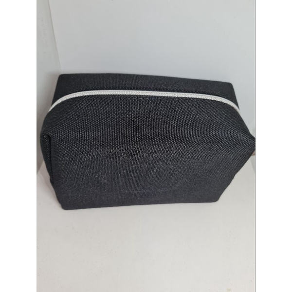 pouch dior hitam